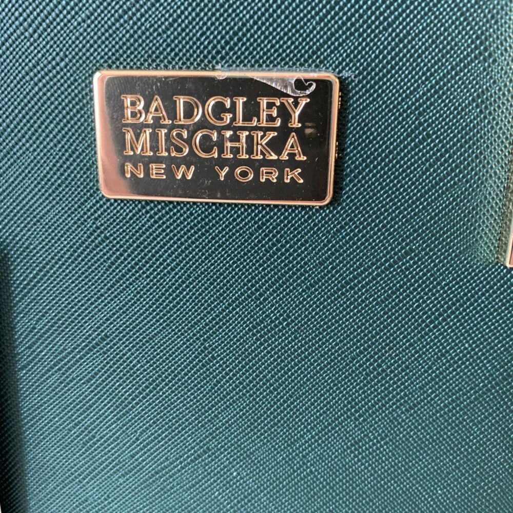 Badgley Mischka Green crossbody purse NWT - Picture 5 of 11